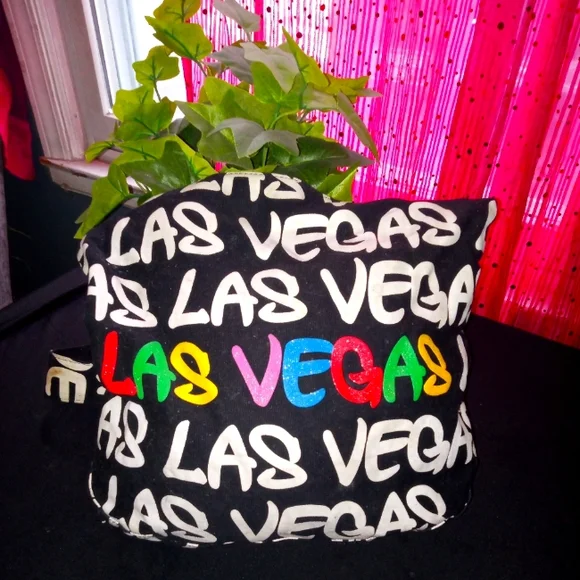 Purse - Picture 1 of 2